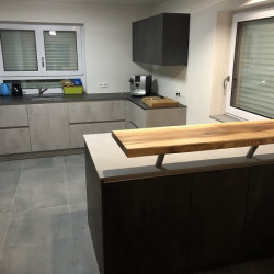 Kundenprojekt: Küchentheke aus Satin Walnut